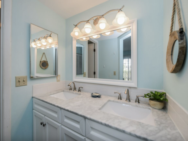 Direct Gulf Front 2 Bedroom vacation  Condo on Anna Maria